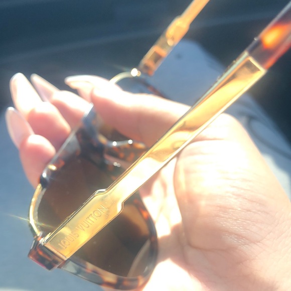 Lv glasses - Picture 2 of 3